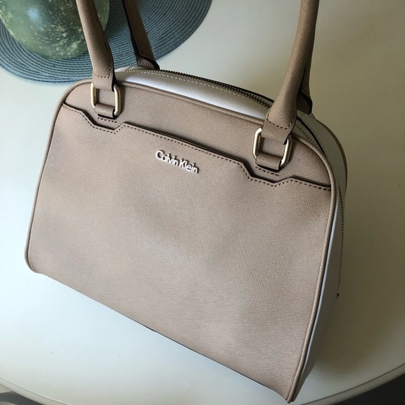 Calvin Klein tan/white purse - Picture 5 of 7
